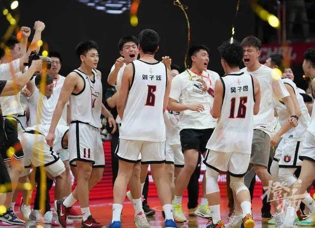北屯中学篮球比赛冠军是谁_冠军篮球馆_篮球高中联赛冠军