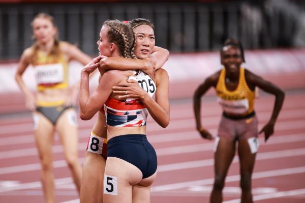 女子4×100米游泳决赛_女子游泳4×100米世界纪录_游泳女子800米决赛冠军