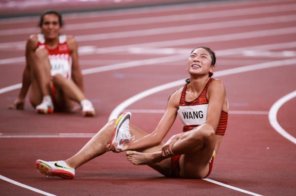 女子4×100米游泳决赛_游泳女子800米决赛冠军_女子游泳4×100米世界纪录