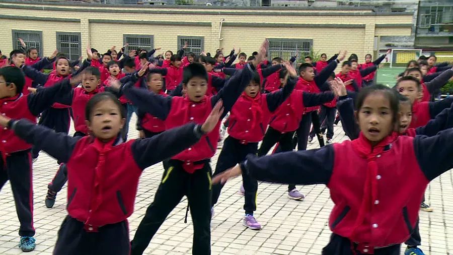 小学生消防广播体操视频_中小学生广播消防体操_小学生消防广播体操