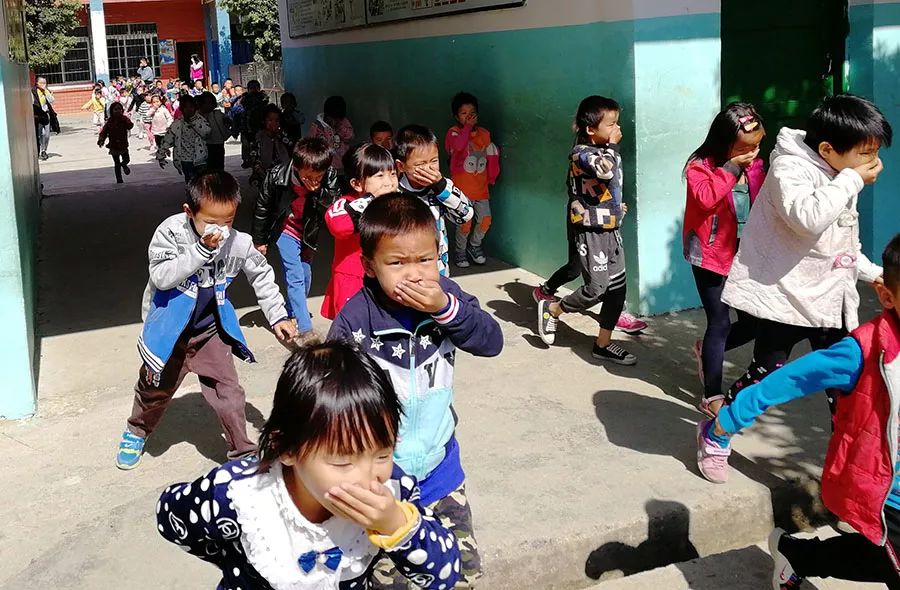 中小学生广播消防体操_小学生消防广播体操_小学生消防广播体操视频