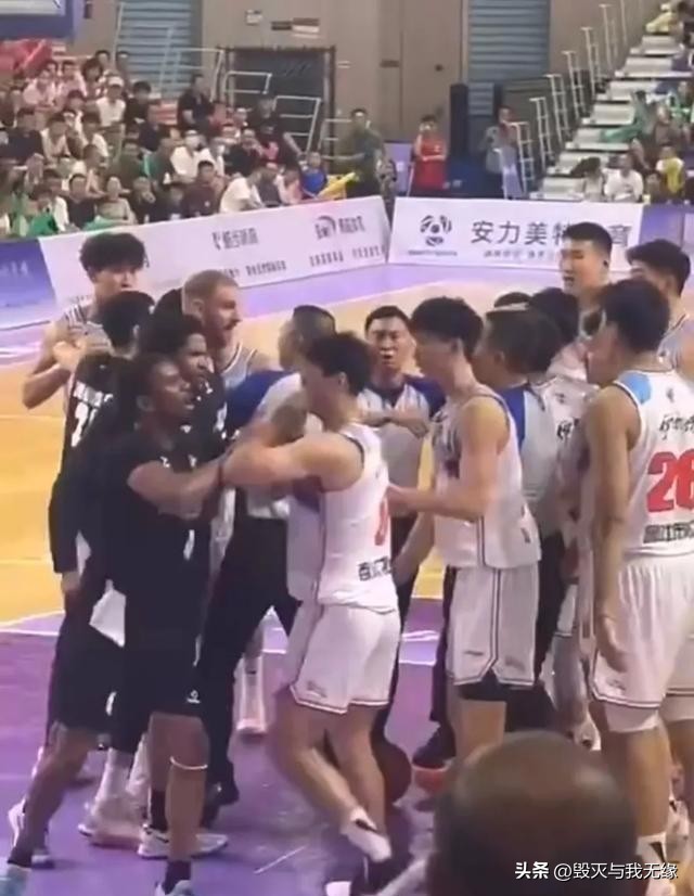 有没有专门观看篮球比赛的视频_去哪能看篮球规则视频_播放篮球视频